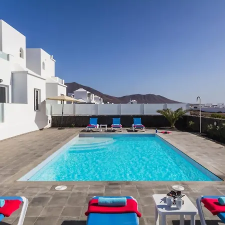 Pebbles By Villa Playa Blanca (Lanzarote)